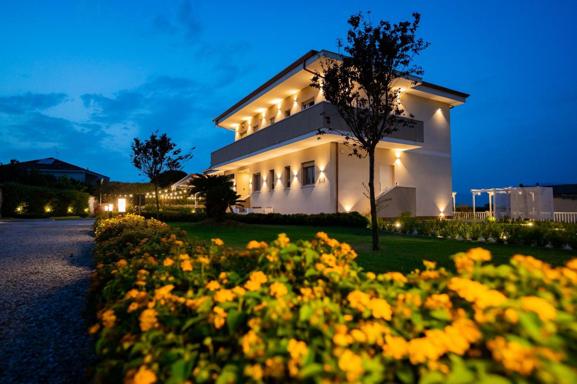 Villa Zefiro Suites & Events บัตตีปาลเลีย ภายนอก รูปภาพ